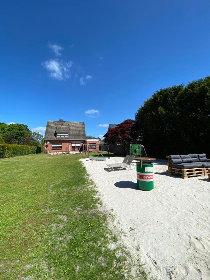 Ferienwohnung Im Erdgeschoss Mit Eingezaeunten Garten Und Terrasse Aurich Exterior photo