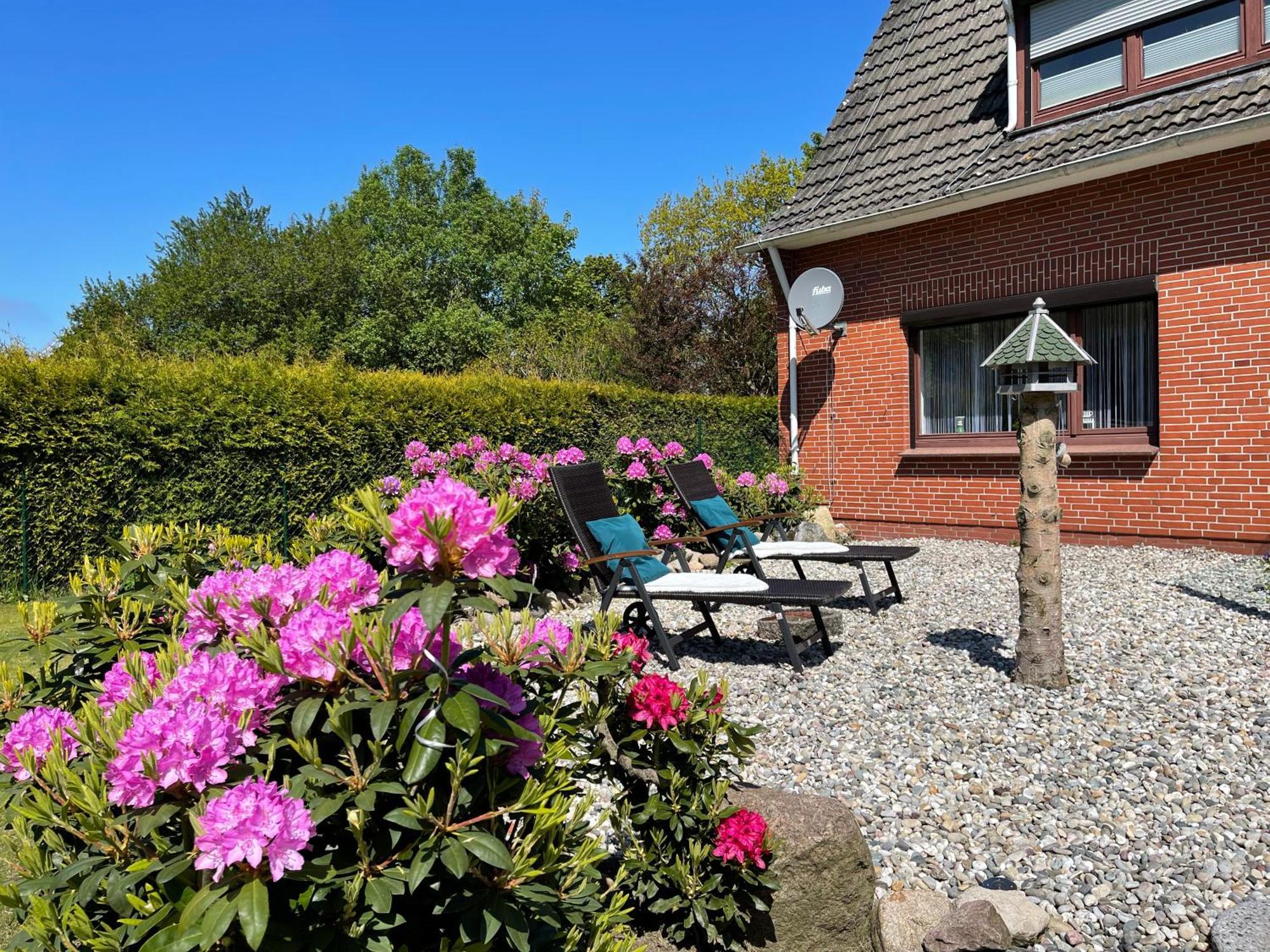 Ferienwohnung Im Erdgeschoss Mit Eingezaeunten Garten Und Terrasse Aurich Exterior photo