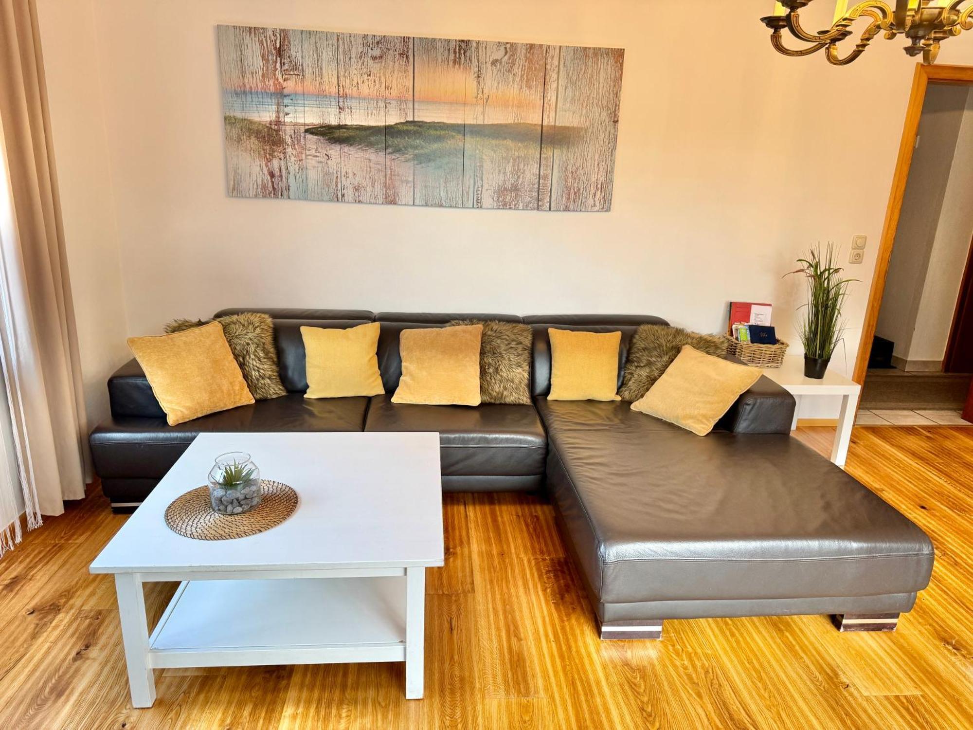 Ferienwohnung Im Erdgeschoss Mit Eingezaeunten Garten Und Terrasse Aurich Exterior photo