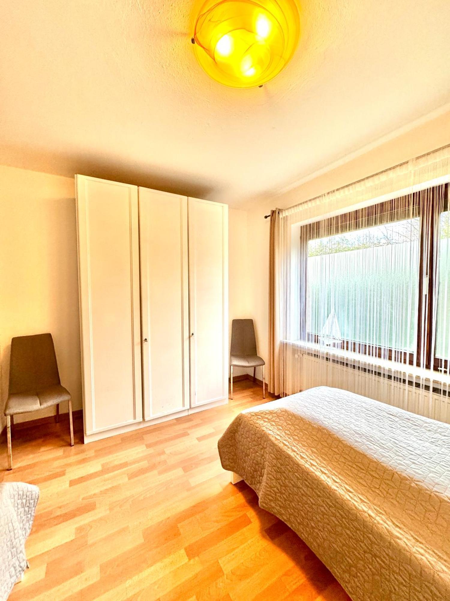 Ferienwohnung Im Erdgeschoss Mit Eingezaeunten Garten Und Terrasse Aurich Exterior photo